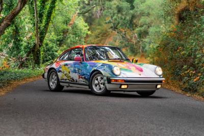 Porsche 911 Carrera 3.2 Art Car | Les photos du modèle à vendre chez BaT