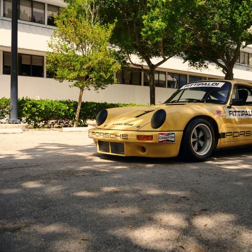 Porsche 911 Carrera 3.0 RSR Iroc | les photos du modèle conduit par Emerson Fittipaldi et Pablo Escobar