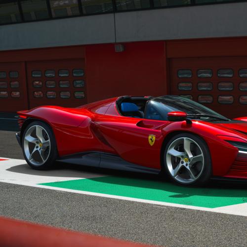 Ferrari Daytona SP3 | Les photos de la supercar à toit targa
