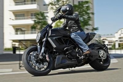 Ducati Diavel : Hyper... Monster