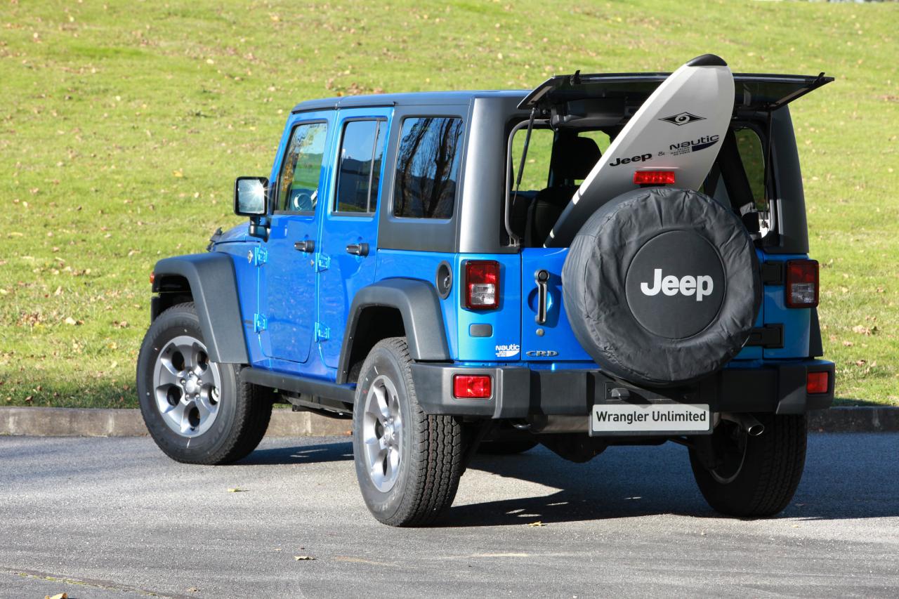 Jeep Wrangler Unlimited Nautic Le 4x4 Celebre Le Salon Nautique De Paris